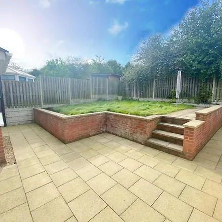 Spacious - Sleeps 7 Garden & Parking Sheffield